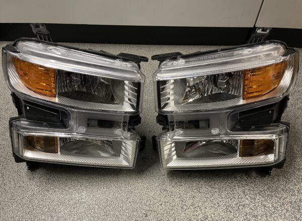 19-22 Chevy Silverado 1500 Black Chrome Clear Amber Headlights - Image 4