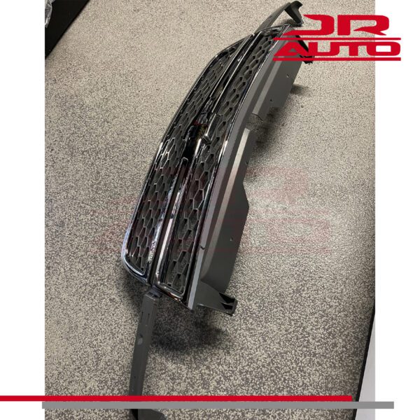 05-06 Chevy Silverado HD Grille Front Chrome Black - 2500 / 3500