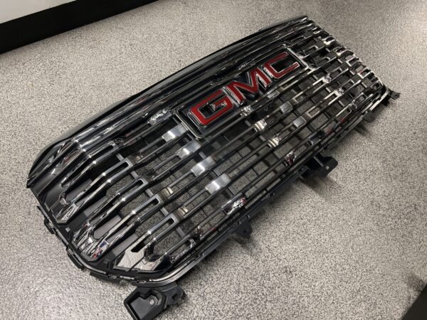 2023 GMC Sierra Denali 1500 Grille Redesigned New Design Style w Camera & Splasher GM 85622841 OEM