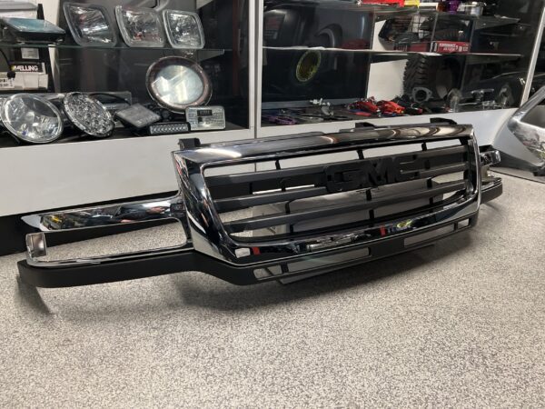 03-06 GMC HD Grille Chrome Black – Sierra 2500HD / 3500HD